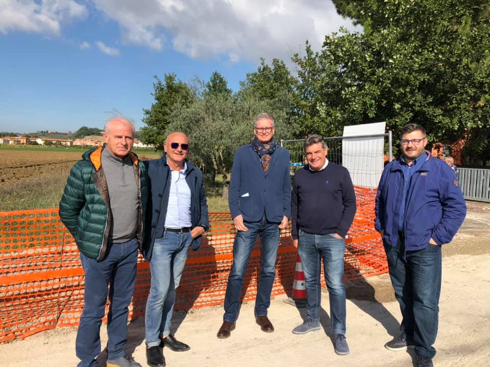 Cuccurano, concluso l’ampliamento dell’acquedotto in via Attilio Regolo. Ora l’acqua raggiunge altre venti famiglie. Reginelli: “L’obiettivo è completare gli allacci al 100%”