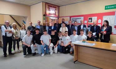 Per un uso consapevole dell’acqua potabile: inaugurato il nuovo erogatore al Liceo Torelli