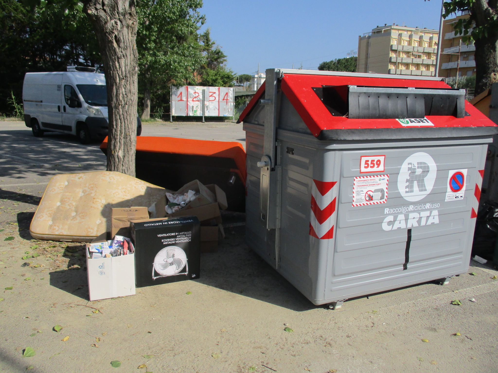 Aset Spa, dagli ispettori ambientali 6mila controlli nel 2022: quasi mille verbali e segnalazioni in un anno. Più che raddoppiate le segnalazioni alla polizia locale dovute alle telecamere